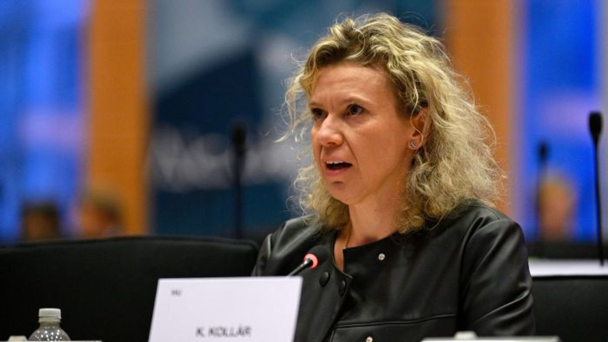 Kinga Kollar and Hundreds of Tricks in Brussels
