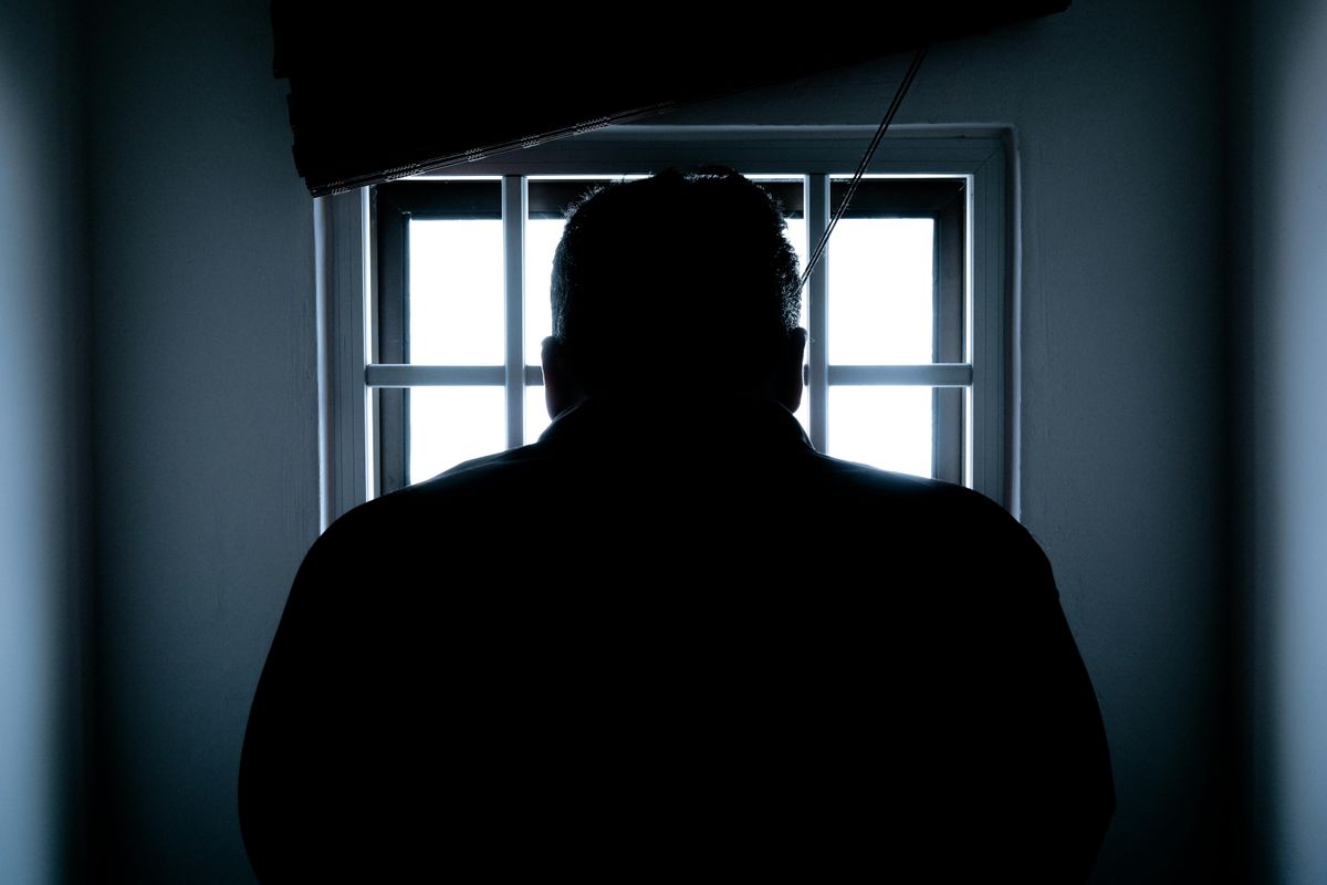 börtön, rab, illusztráció (Forrás: Pexels)