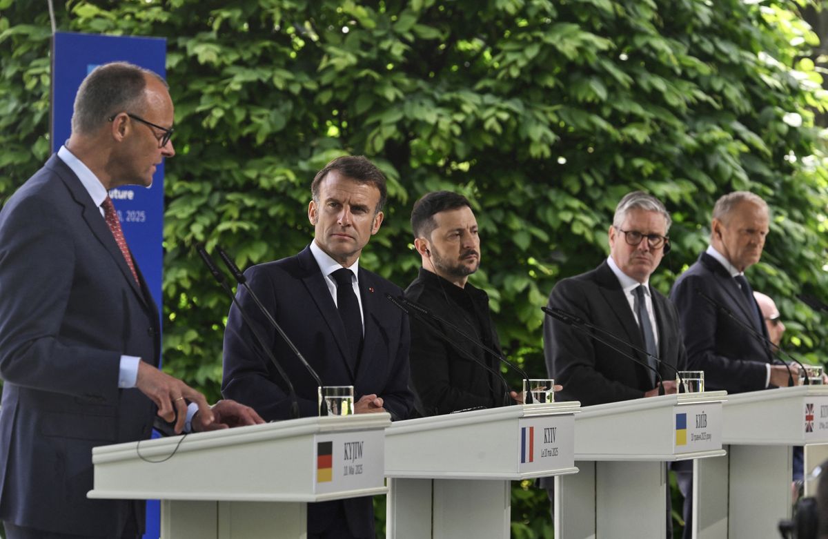 Friedrich Merz, Emmanuel Macron, Volodimir Zelenskij, Keir Starmer és Donald Tusk a tűzszünetről tárgyaltak.