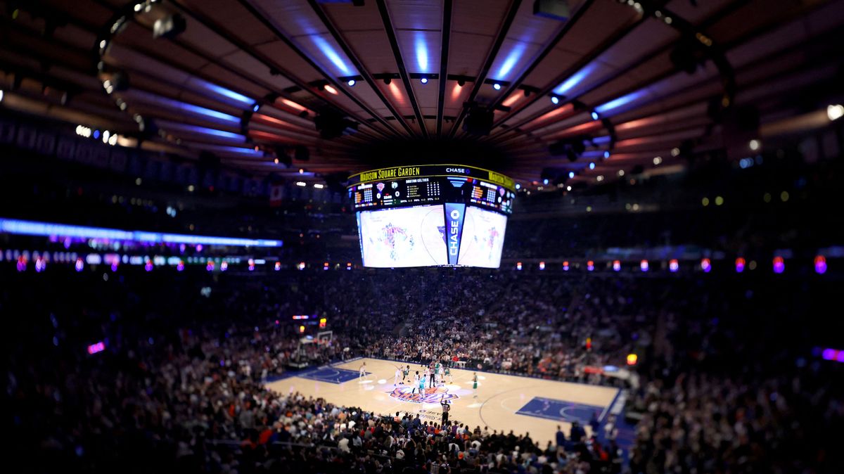 A New York Knicks hazai pályán fogadta a címvédő Boston Celtics csapatát.
