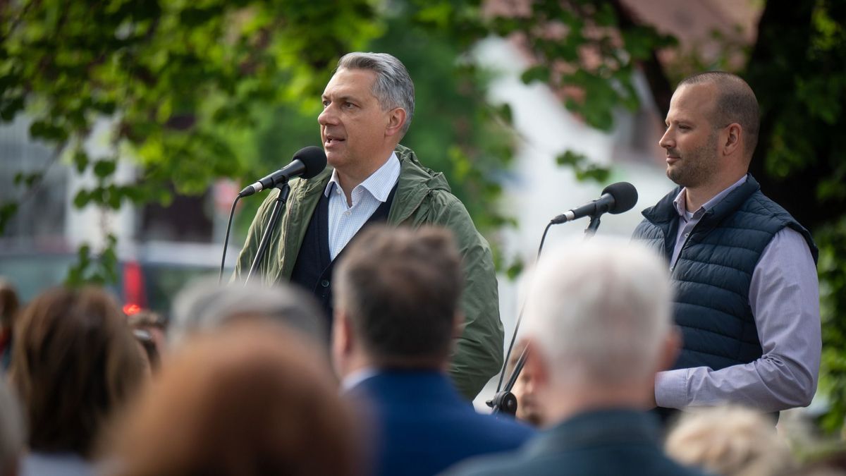 Videón a megható pillanatok Lázár János fórumán
