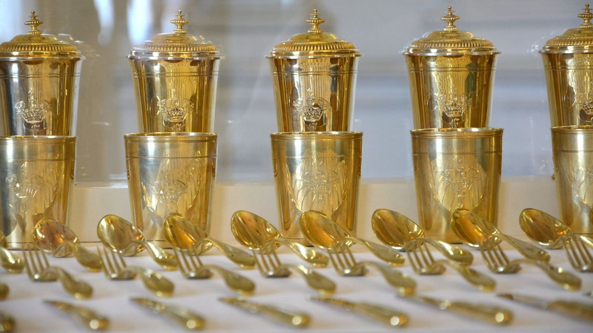 Elveszettnek hitt kincsek kerültek vissza a keszthelyi Festetics-kastélyba