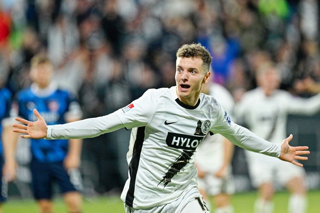 Fisnik Asllani, Elversberg, 26 May 2025, Saarland, Spiesen-Elversberg: Soccer: Bundesliga - Relegation, SV Elversberg - 1. FC Heidenheim, Relegation, second leg, Ursapharm-Arena an der Kaiserlinde. Elversberg's Fisnik Asllani celebrates the goal that was later disallowed to make it 2-1. Photo: Uwe Anspach/dpa - IMPORTANT NOTE: In accordance with the regulations of the DFL German Football League and the DFB German Football Association, it is prohibited to utilize or have utilized photographs taken in the stadium and/or of the match in the form of sequential images and/or video-like photo series. (Photo by UWE ANSPACH / DPA / dpa Picture-Alliance via AFP)