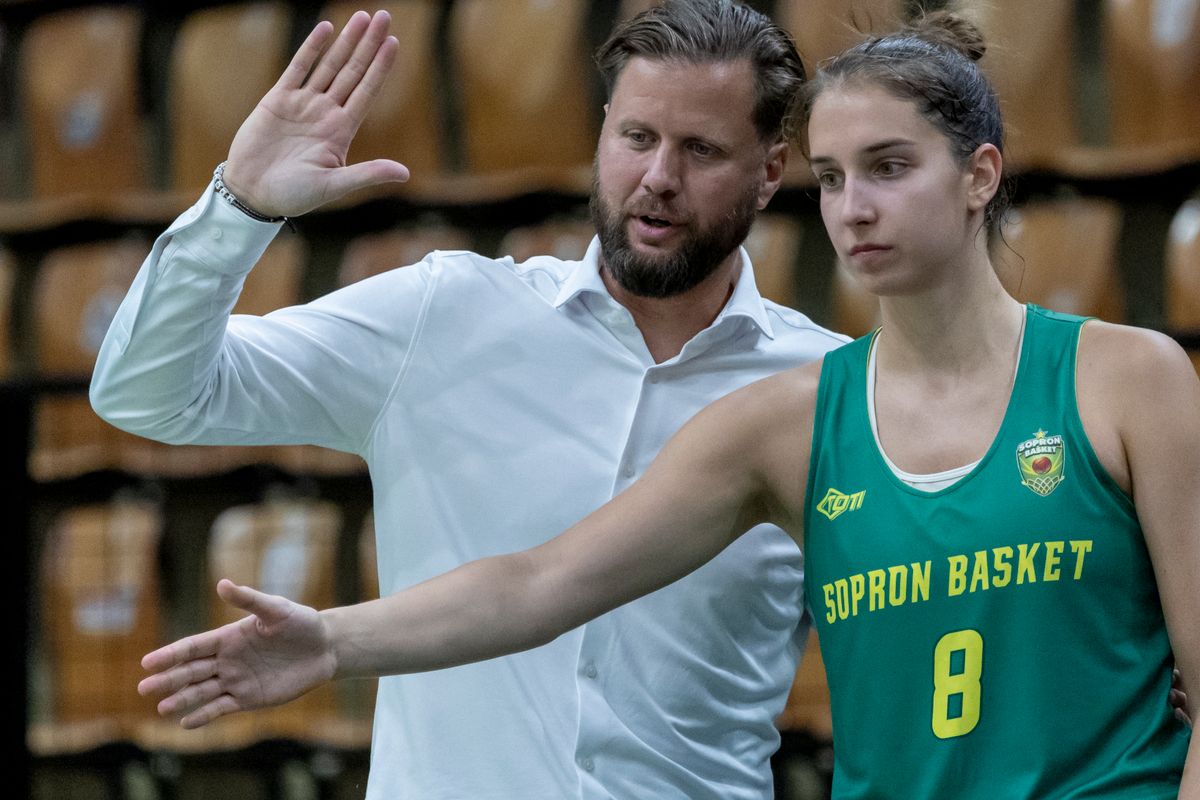 Gyõr 20240906 Kosárlabda 2024 Füzy Tapody Emlékmérkõzés nõk nõi Serco Uni Gyõr Sopron Basket Fotó Árvai Károly Nemzeti Sport Gáspár Dávid Varga Alíz