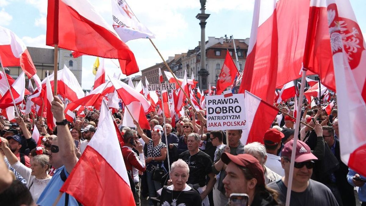 Lengyelországban a demokrácia sorsa forog kockán