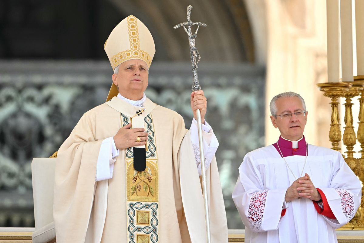 XIV. Leó pápa nemcsak péteri szolgálatát kezdte el vasárnap, hanem békemisszióját is.
