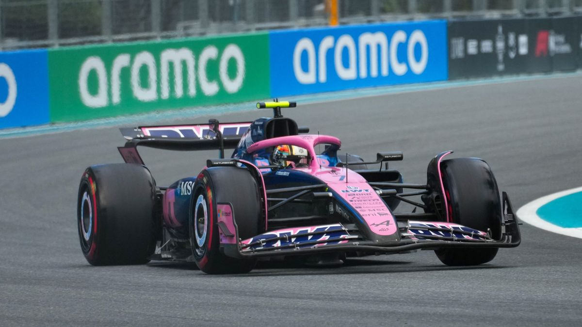 Káosz a Formula–1-es csapatnál, önhatalmúlag cserélt pilótát Flavio Briatore