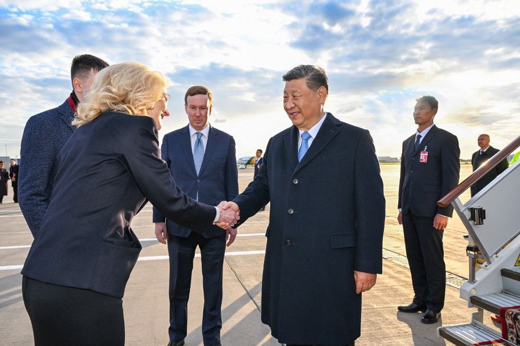 (250507) -- MOSCOW, May 7, 2025 (Xinhua) -- Chinese President Xi Jinping is warmly welcomed by Russian Deputy Prime Minister Tatyana Golikova and other senior government officials at the Vnukovo Airport in Moscow, Russia, May 7, 2025. Xi arrived here on Wednesday to pay a state visit to Russia and attend the celebrations marking the 80th anniversary of the Victory in the Soviet Union's Great Patriotic War at the invitation of Russian President Vladimir Putin. (Xinhua/Xie Huanchi) (Photo by Xie Huanchi / XINHUA / Xinhua via AFP)