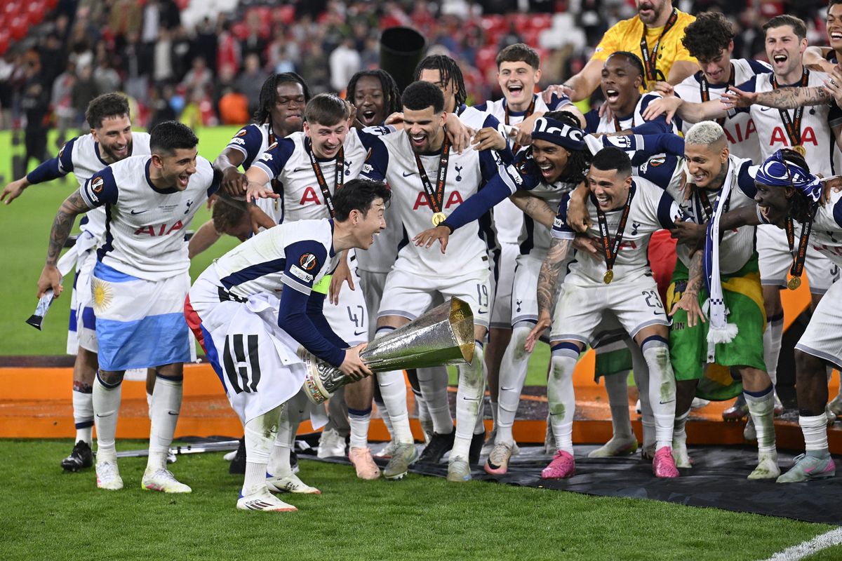 Robbie Keane után Szon Hungmin: a Tottenham tizenhét év elteltével ünnepelhet ismét trófeát