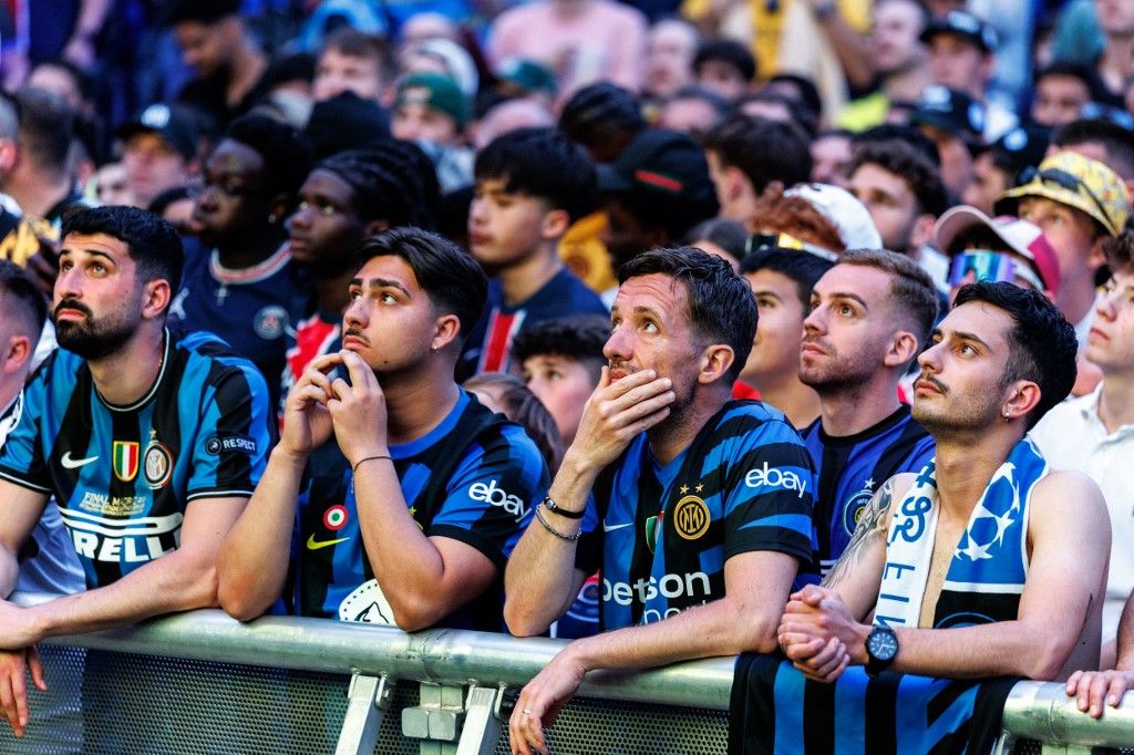 Bajnokok Ligája, BL, döntő, 2025, PSG, Inter, München, 31 May 2025, Bavaria, Munich: Soccer: Champions League, Paris Saint-Germain - Inter Milan, knockout round, final. Fans watch the match in the Fan Zone in the Olympic Park. Photo: Matthias Balk/dpa (Ph