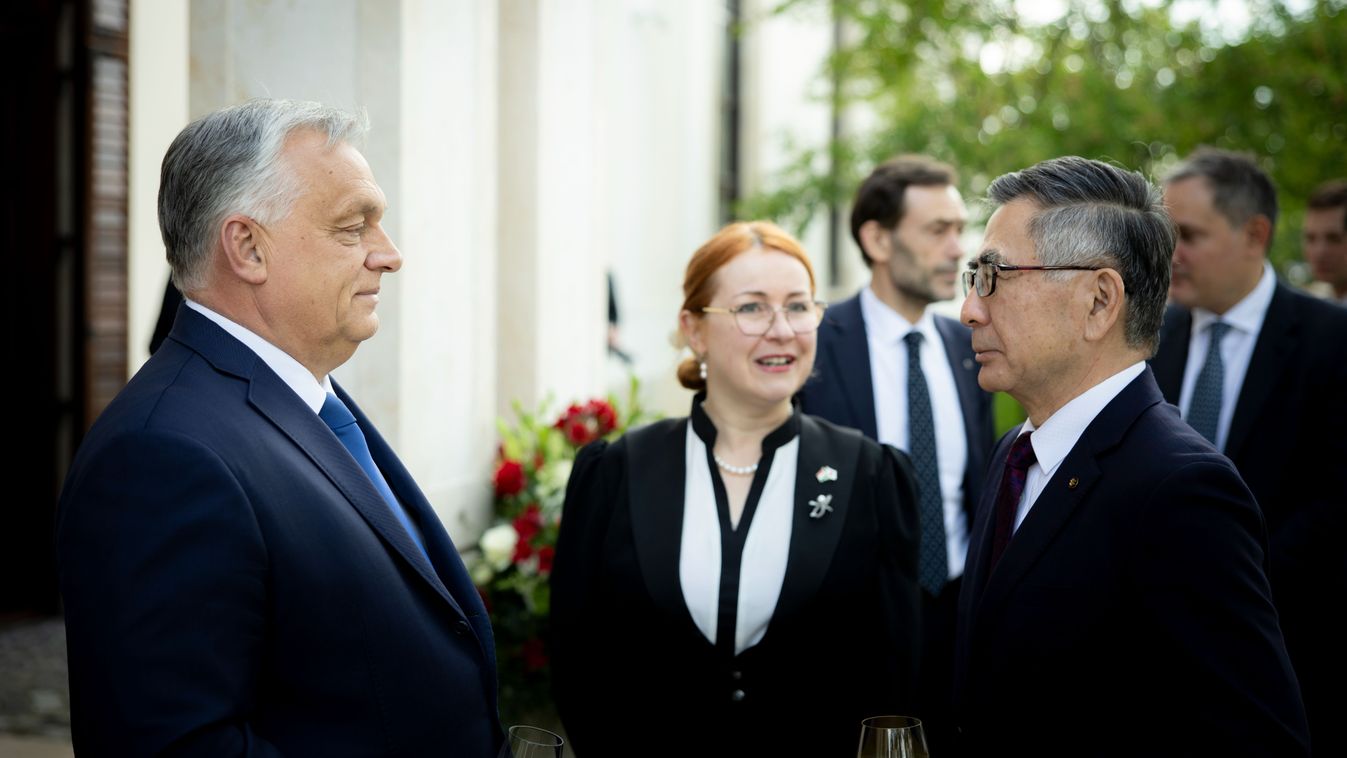Orbán Viktor miniszterelnök fogadja Toshihiro Suzukit, a Suzuki Motor Corporation elnök-vezérigazgatóját.