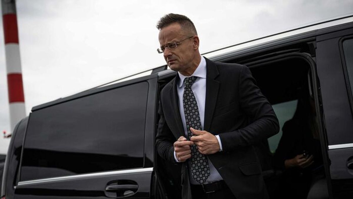 Hungary FM: Off to Belgrade!