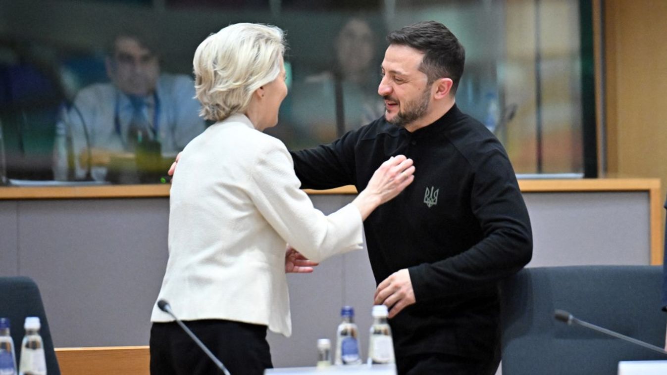 Ursula von der Leyen, az Európai Bizottság elnöke és Volodimir Zelenszkij ukrán elnök (Fotó: AFP)