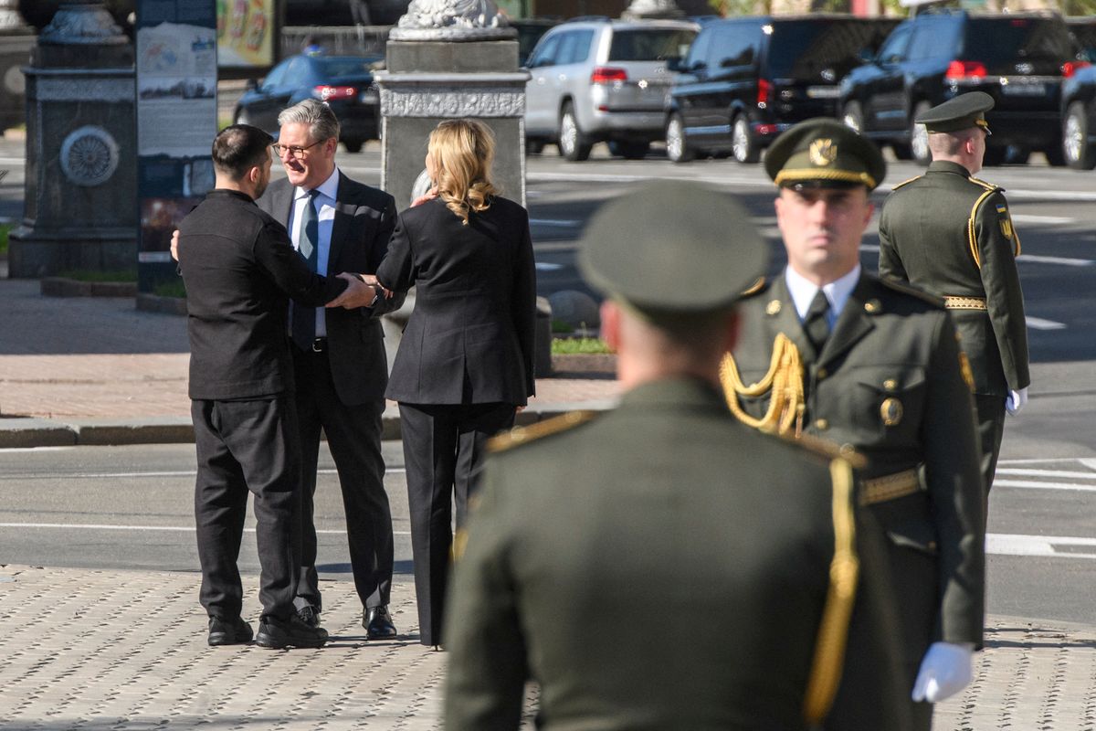 UK Prime Minister Keir Starmer, Ukrainian President Volodymyr Zelensky, and First Lady of Ukraine Olena Zelenska meet on Independence Square in Kyiv, Ukraine, on May 10, 2025 (Photo by Maxym Marusenko/NurPhoto). (Photo by Maxym Marusenko / NurPhoto / NurPhoto via AFP)