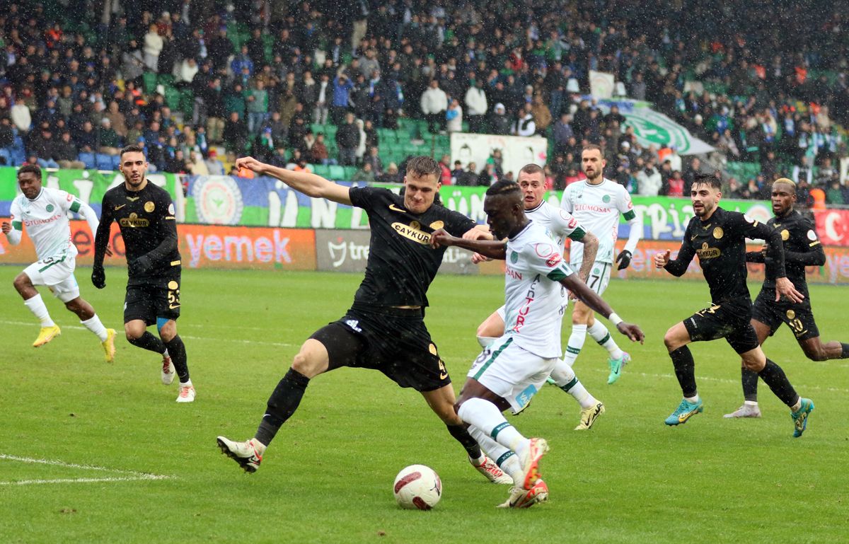 Mocsi Attila biztos pont a Rizespor védelmében, ezt most Marco Rossi is értékelte