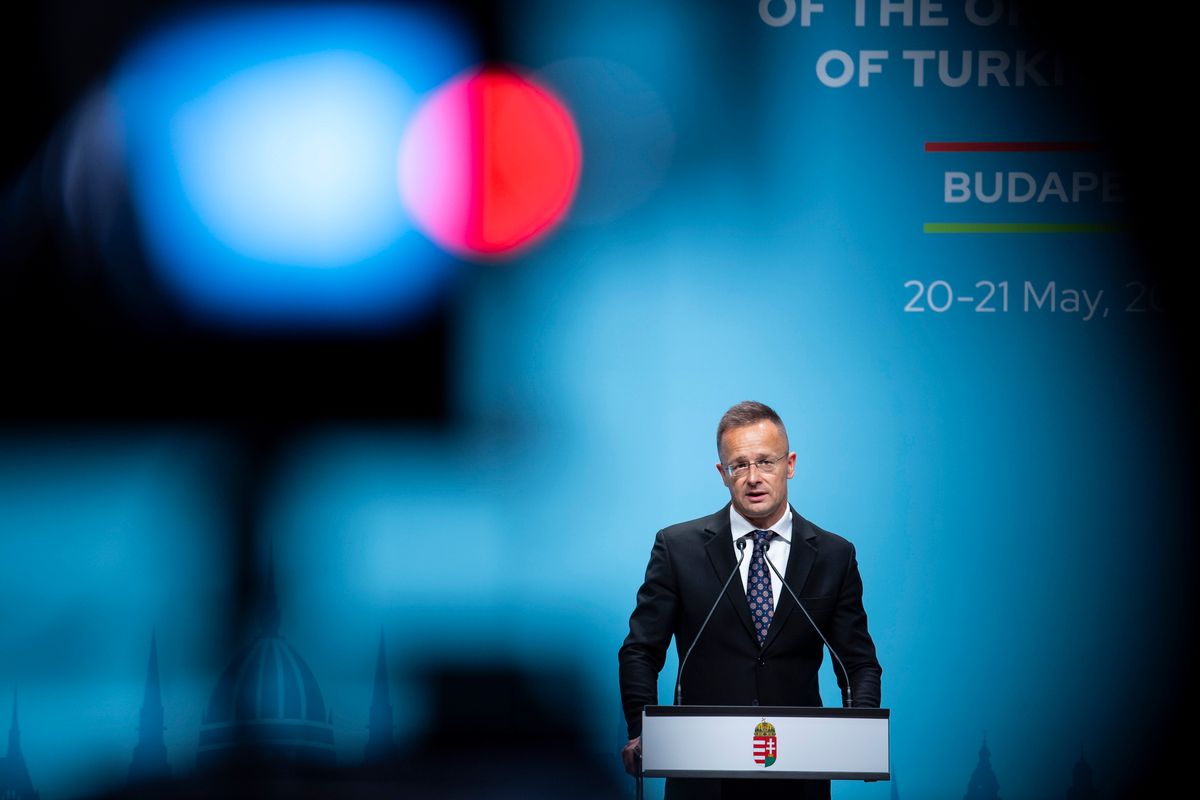Szijjártó Péter szerint a demokrácia alapja, hogy az emberek dönthetnek a fontos ügyekben