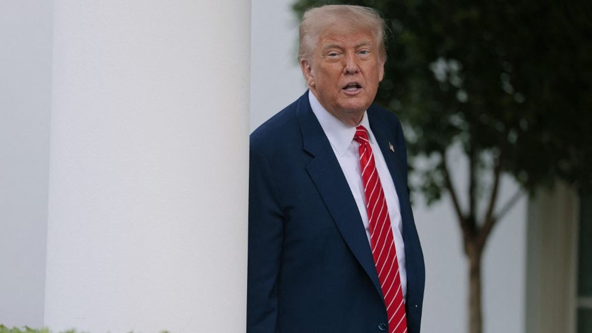 Trump hatalmas üzleteket köthet, elmegy Amerikából