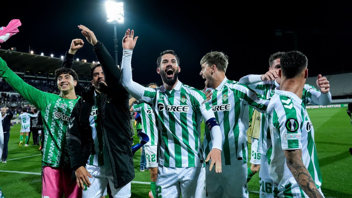 A Konferencia-liga elődöntőjét hosszabbításban nyerte meg a Betis a Fiorentina ellen, Isco és a társai azt ünneplik, hogy a klub történetében először bejutottak egy európai kupa fináléjába. 