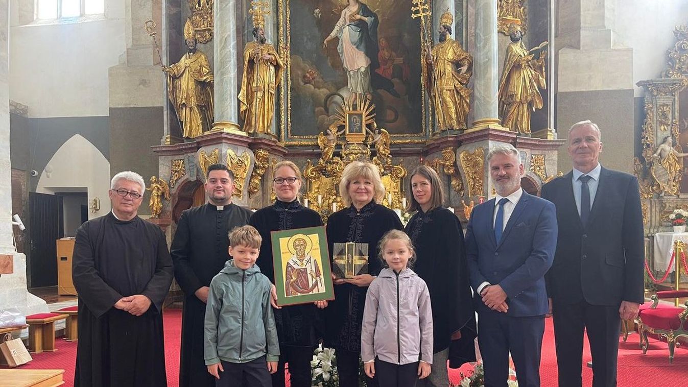 Sárospatakon is járt az ereklye (Fotó: Facebook/Farkas Szabolcs Sárospatak polgármestere)