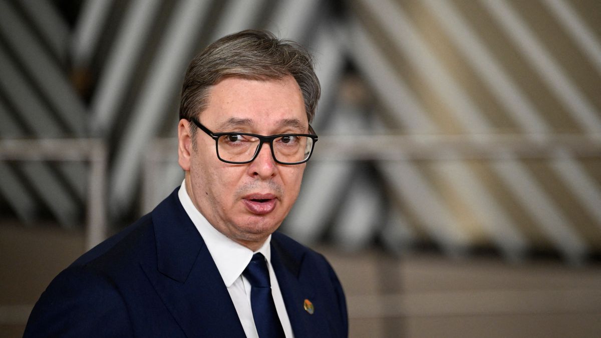 Vucsics gépe kényszerleszállást hajtott végre