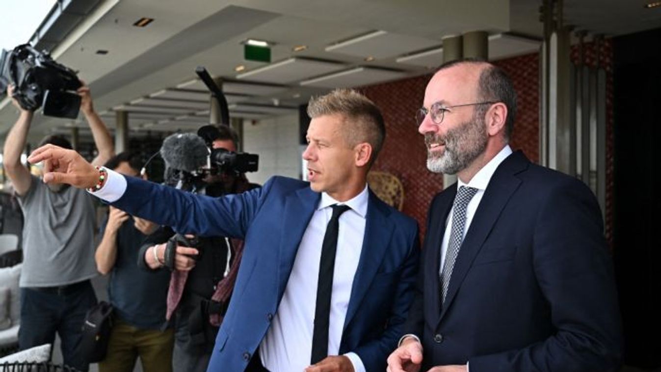 Peter Magyar, leader of the Tisza Party, and EPP President Manfred Weber (Photo: AFP)