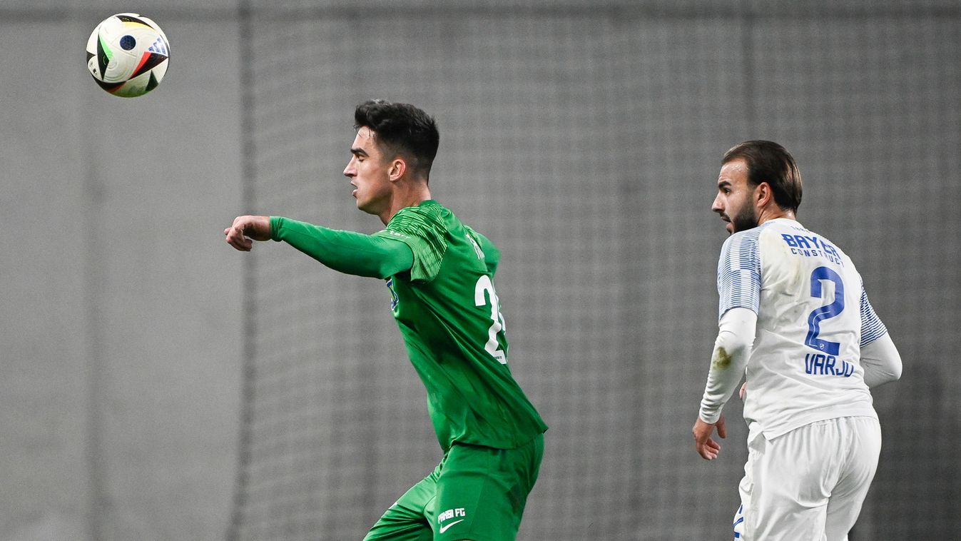 A Paksi FC játékosa, Tóth Barna (zöld mezben) nem gondol a gólkirályi címre, most az FTC elleni meccsekre koncentrál.