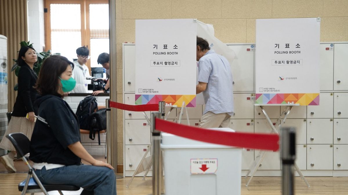 Dél-Koreában megkezdődött a szavazás az előre hozott elnökválasztáson