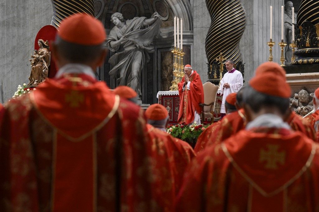Pápaválasztás: a fehér füstre vár a világ (Fotó: AFP)