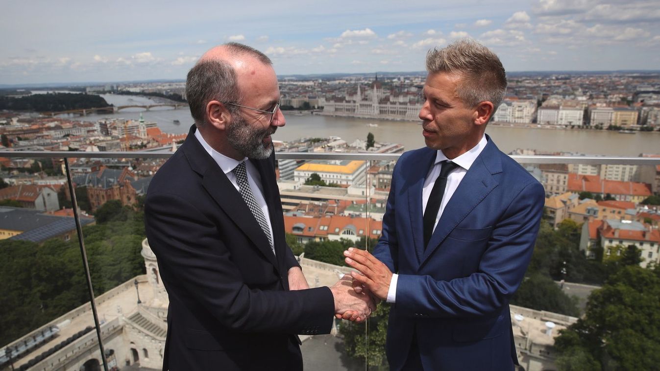Magyar Péter, a Tisza Párt elnöke és Manfred Weber, az Európai Néppárt vezetője megkötötte a Tisza–Brüsszel paktumot