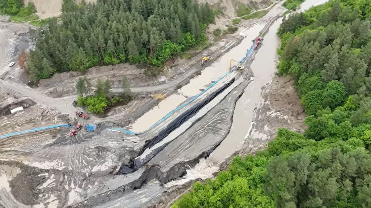 Így ömlik a víz a parajdi sóbányába + videó