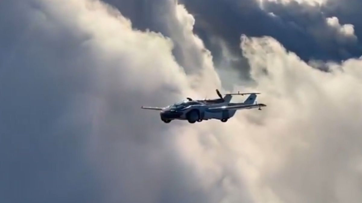 Egy szlovák cég repíthet minket a jövőbe, jön a repülő autó – videó