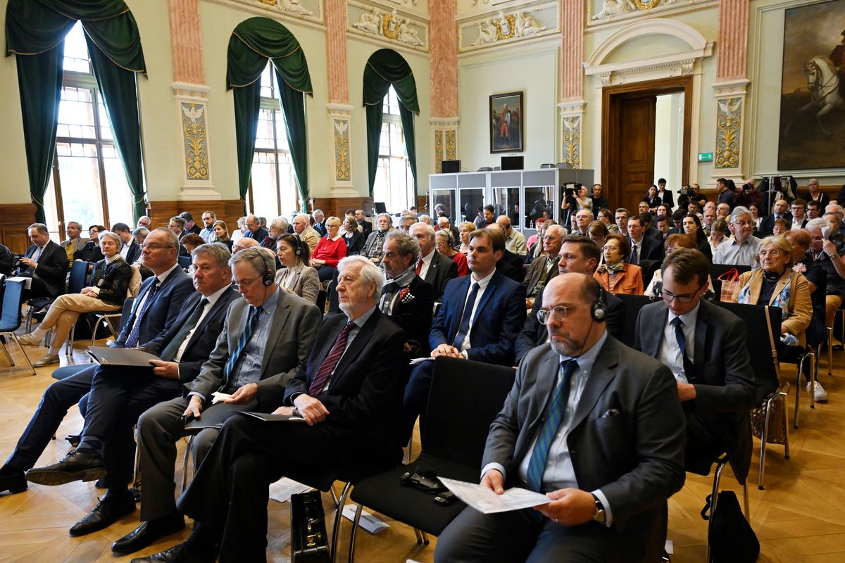 Résztvevők a Jalta vagy Helsinki? című konferencián Budapesten (Fotó: MTI/Lakatos Péter)