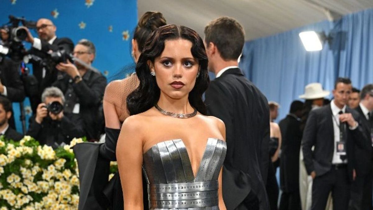 Jenna Ortega bádogdoboznak, Timothée Chalamet prostituáltnak öltözött az idei Met-gálán