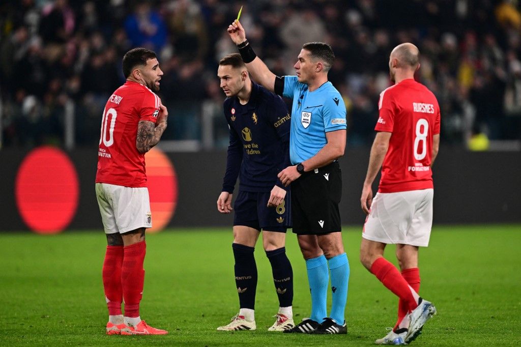 Kovács István munkában a piros mezes Benfica és a Juventus idénybeli BL-meccsén