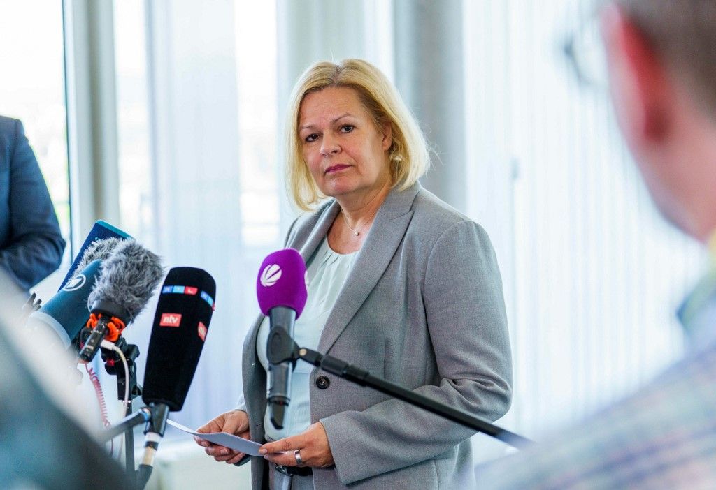 02 May 2025, Hesse, Wiesbaden: Nancy Faeser (SPD), Acting Federal Minister of the Interior, comments on the AfD at the Federal Criminal Police Office (BKA). The Federal Office for the Protection of the Constitution classifies the AfD as a confirmed right-wing extremist party. Photo: Andreas Arnold/dpa (Photo by Andreas Arnold / DPA / dpa Picture-Alliance via AFP)