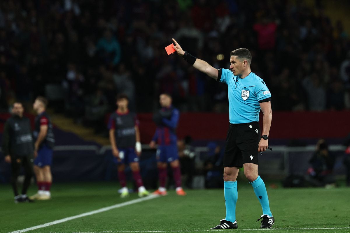 A BL-döntőt vezető Kovács István fokozatosan lépdelt felfelé a ranglétrán, 2022-ben a Konferencia-liga, 2024-ben az Európa-liga-döntőt dirigálta.