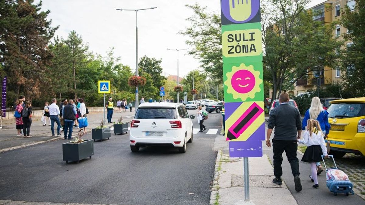 Autóstop az iskolák előtt – merész tervvel rukkolt elő a BKK