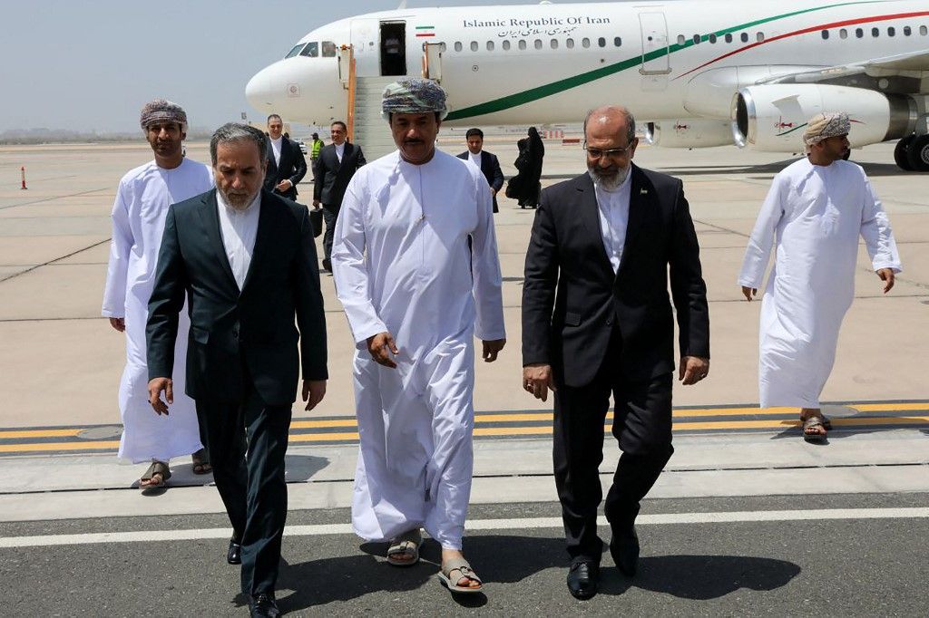Irán külügyminisztere megérkezett Maszkatba