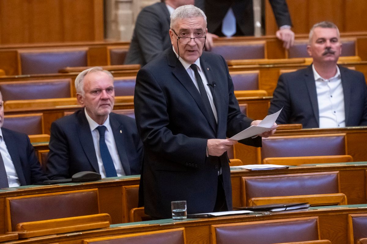 Budapest, 2025. április 7.
Halász János, a Fidesz képviselője napirend előtt szólal fel az Országgyűlés plenáris ülésén 2025. április 7-én.
MTI/Balogh Zoltán