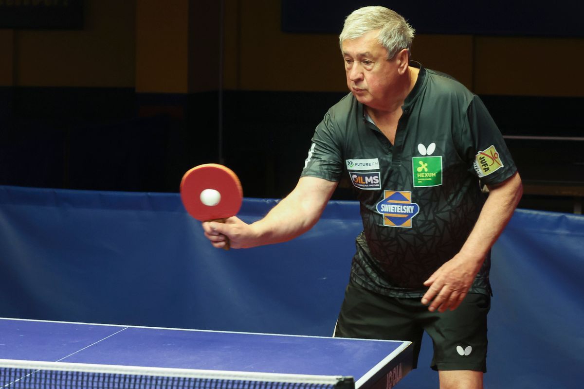 Klampár Tibor 72 évesen is játszik. A magyar asztalitenisz legendája az 1979-es phenjani világbajnokságon csapatban Jónyer Istvánnal és Gergely Gáborral lett világbajnok