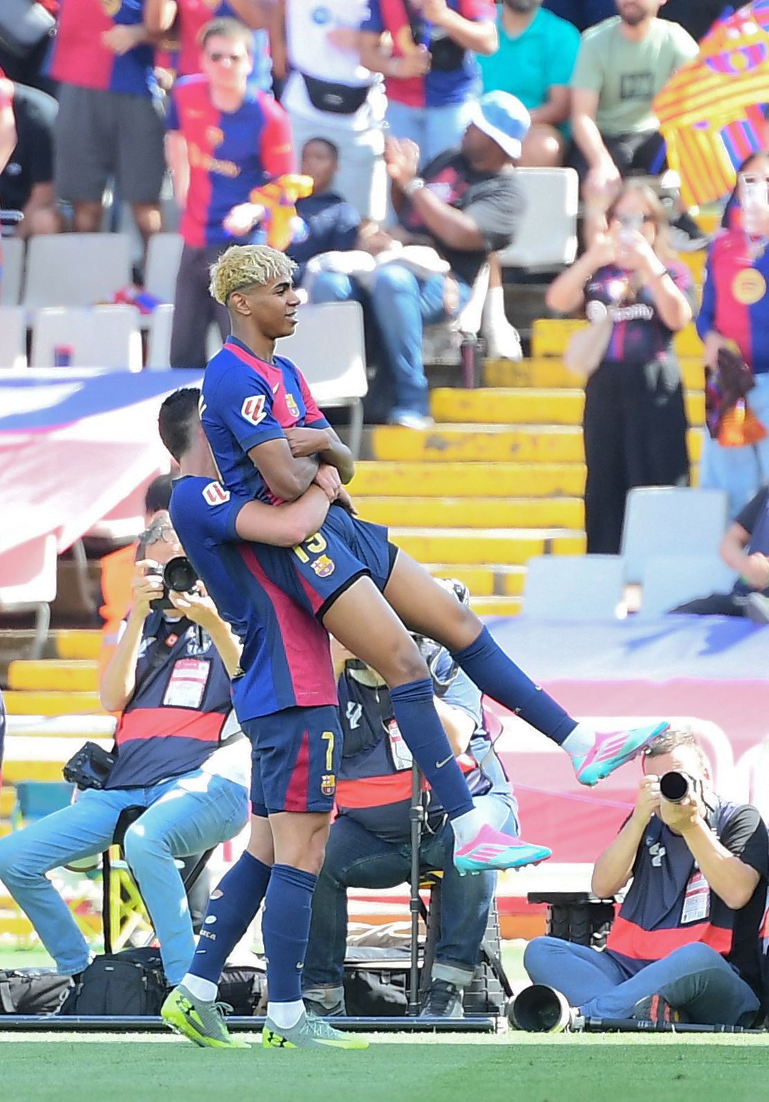 Az idény utolsó Barcelona–Real Madrid rangadója elképesztően izgalmas mérkőzést hozott.