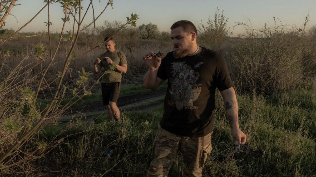 Orosz FPV drón támad egy ukrán katonára a fegyverszünet alatt + videó