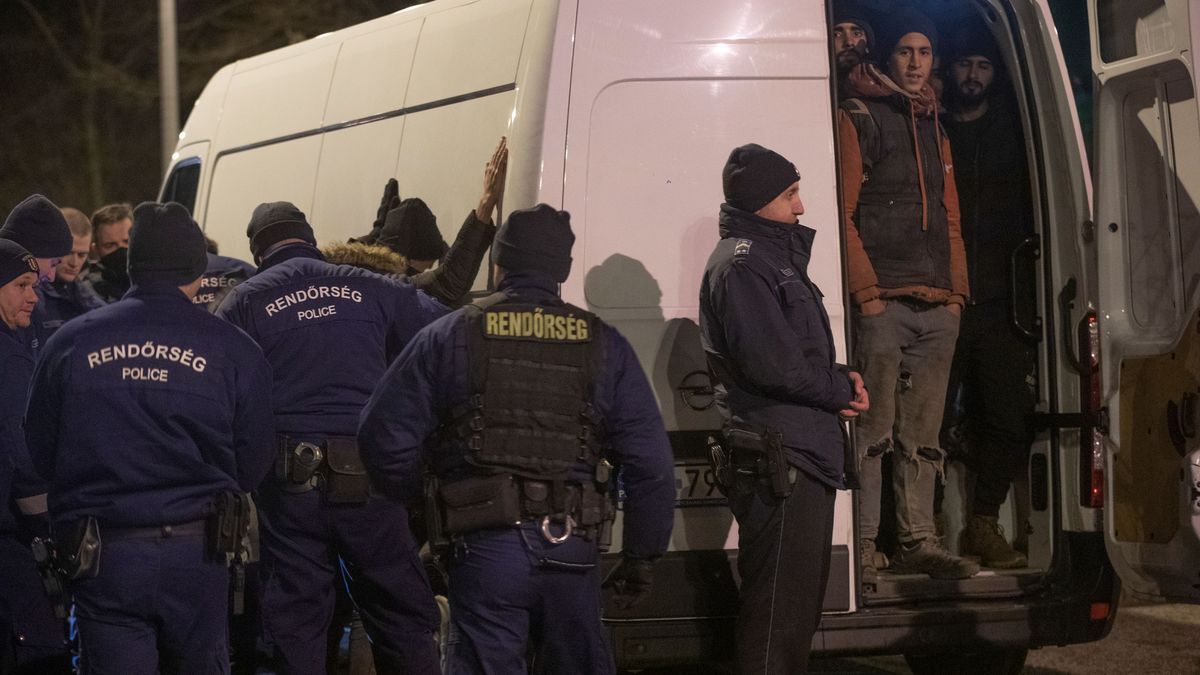 Embercsempész a térfigyelő kamera felvételein!