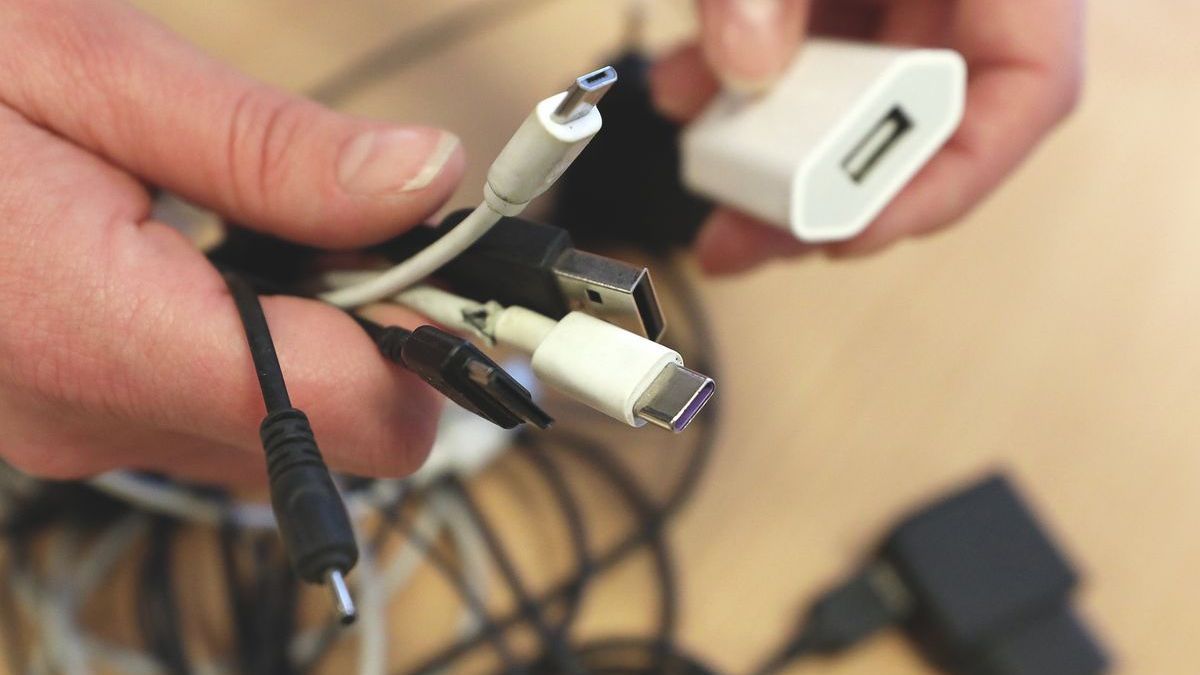 Veszélyes USB-töltőket vontak ki a forgalomból