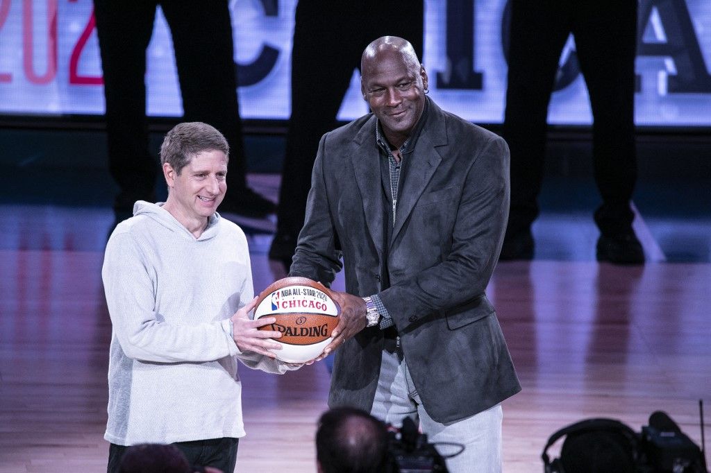Michael Jordan újra szoros kapcsolatba kerül az NBA-vel, a kosárlabdával, szakkommentátorként vállalt szerepet az NBC csatornánál