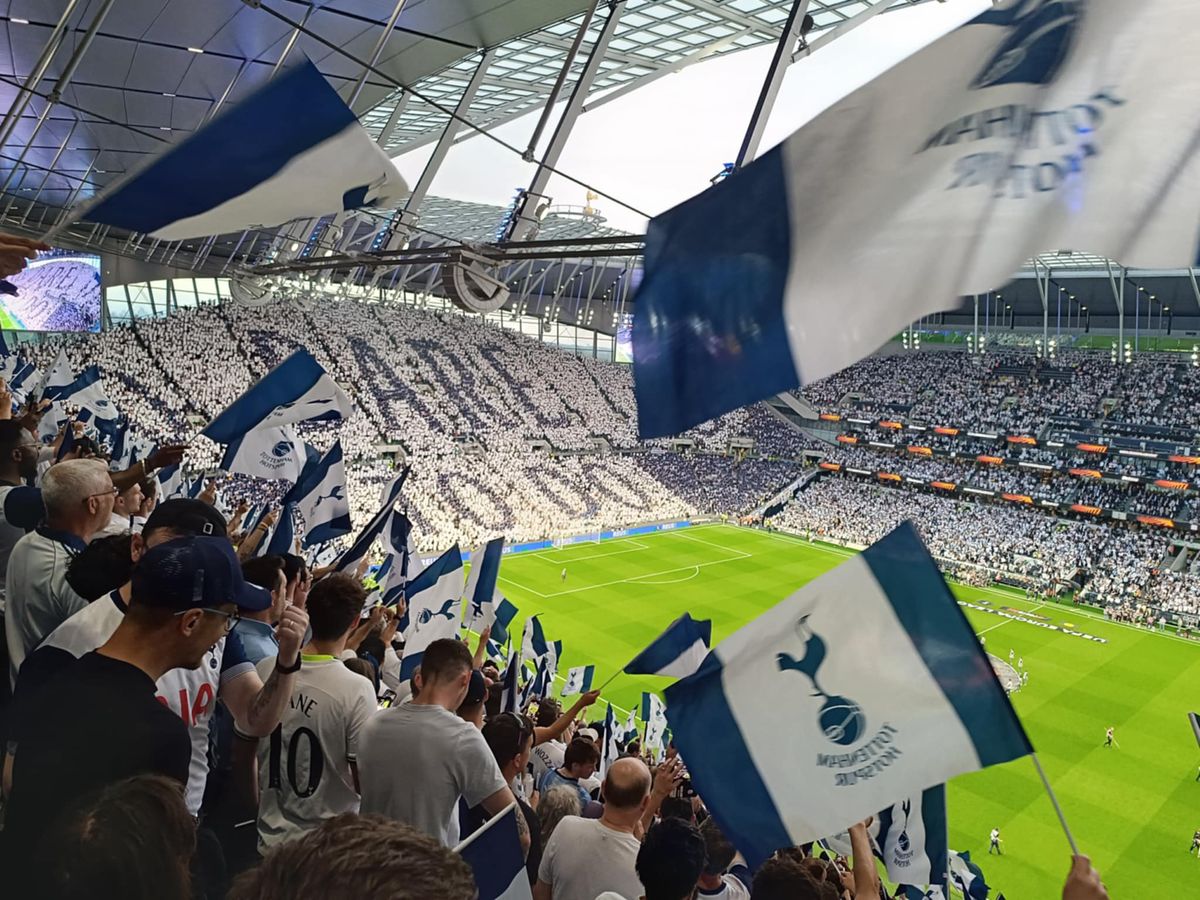 Az angol szurkolók elképesztő hangulatot varázsoltak a Tottenham Hotspur stadionban, a Bodö/Glimt ellen.