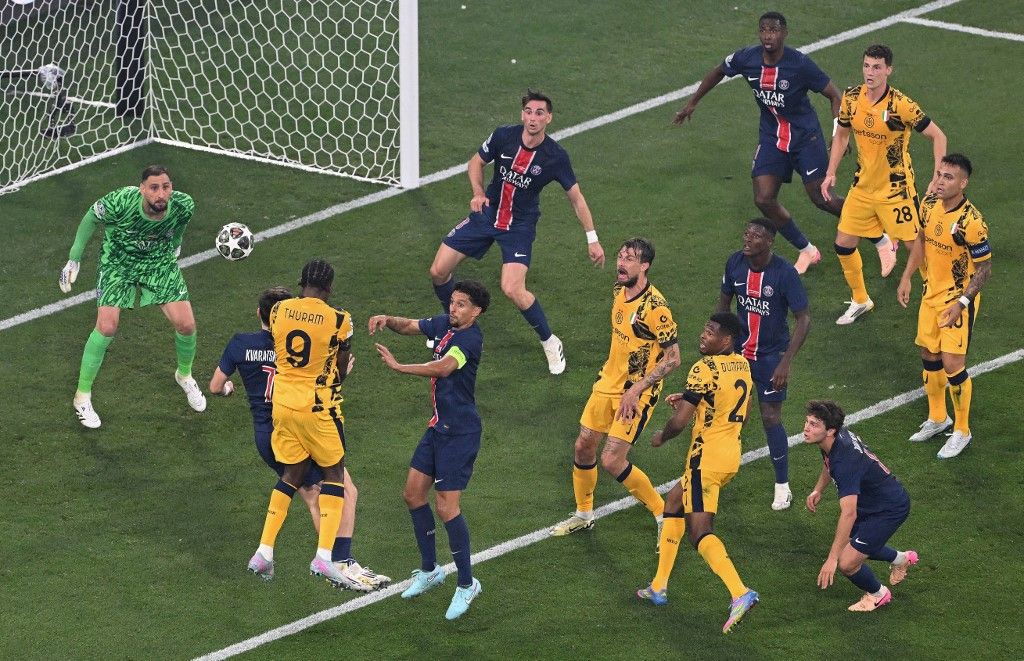 Bajnokok Ligája, BL, döntő, 2025, PSG, Inter, München, Inter Milan's French forward #09 Marcus Thuram (3L) tries to score during the UEFA Champions League final football match between Paris Saint-Germain (PSG) and Inter Milan in Munich, southern Germany o