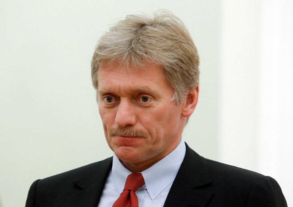 Kremlin spokesman Dmitry Peskov attends a meeting of Russian President with his Macedonian counterpart at the Kremlin in Moscow on May 24, 2017. (Photo by SERGEI KARPUKHIN / POOL / AFP)