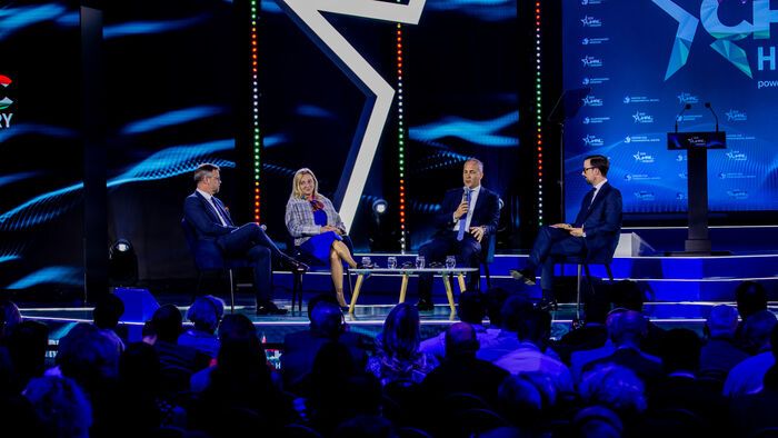 CPAC panelbeszélgetés Barbara Kolm, Stephen Bartulica, Ernst Roets, Törcsi Péter