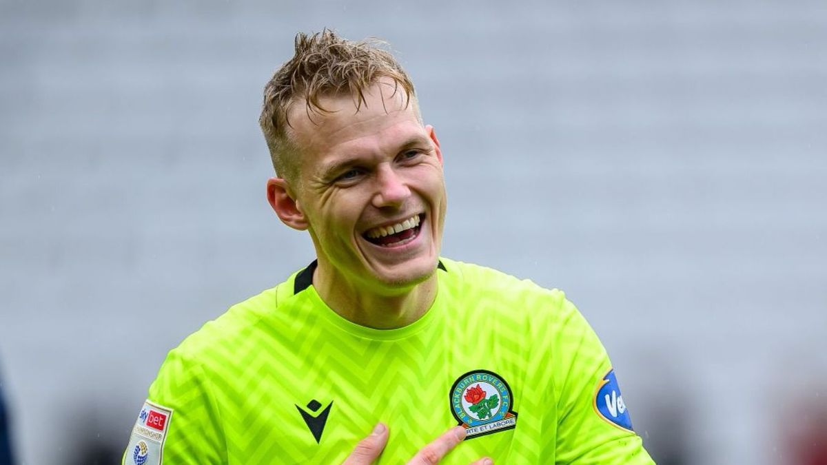 Az Angliában remeklő magyar kapus szabadsága alatt is Marco Rossi meghívójáért küzd
